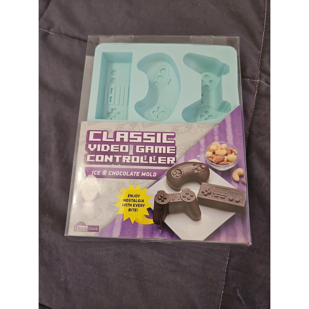 Brand New 2014 Think Geek Classic Game Controller Ice Cube Tray Candy Mold